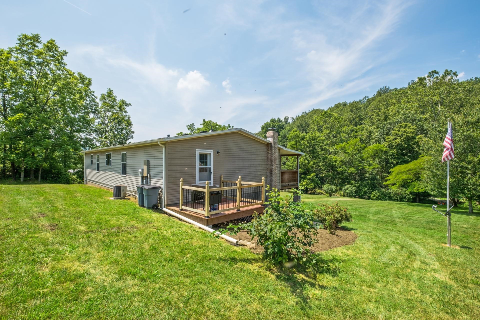 554 HARRIS COVE LN, ELKTON, Virginia 22827, 3 Bedrooms Bedrooms, ,2 BathroomsBathrooms,Residential,554 HARRIS COVE LN,666253 MLS # 666253