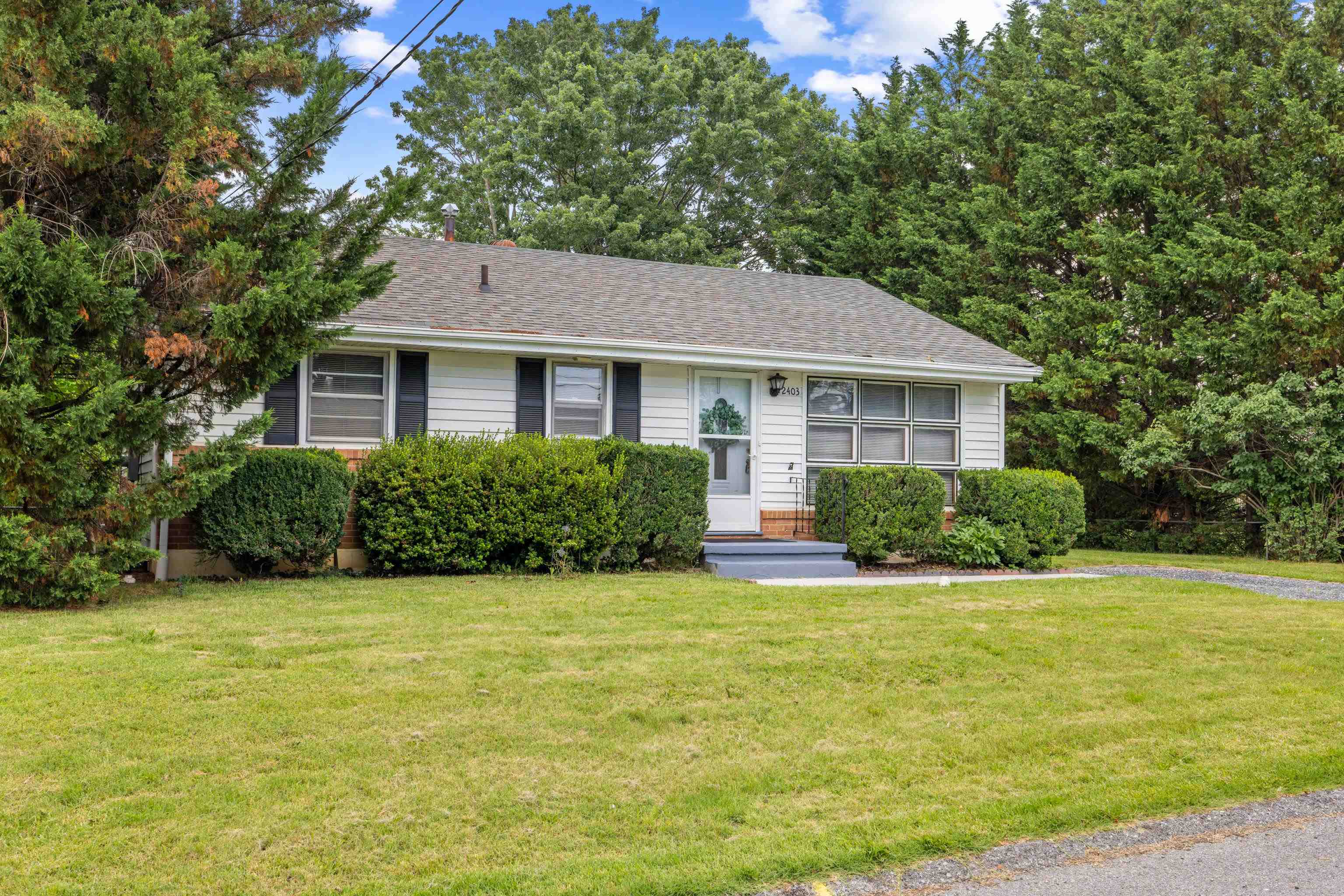 2403 BARE ST, STAUNTON, Virginia 24401, 3 Bedrooms Bedrooms, ,1 BathroomBathrooms,Residential,2403 BARE ST,666255 MLS # 666255