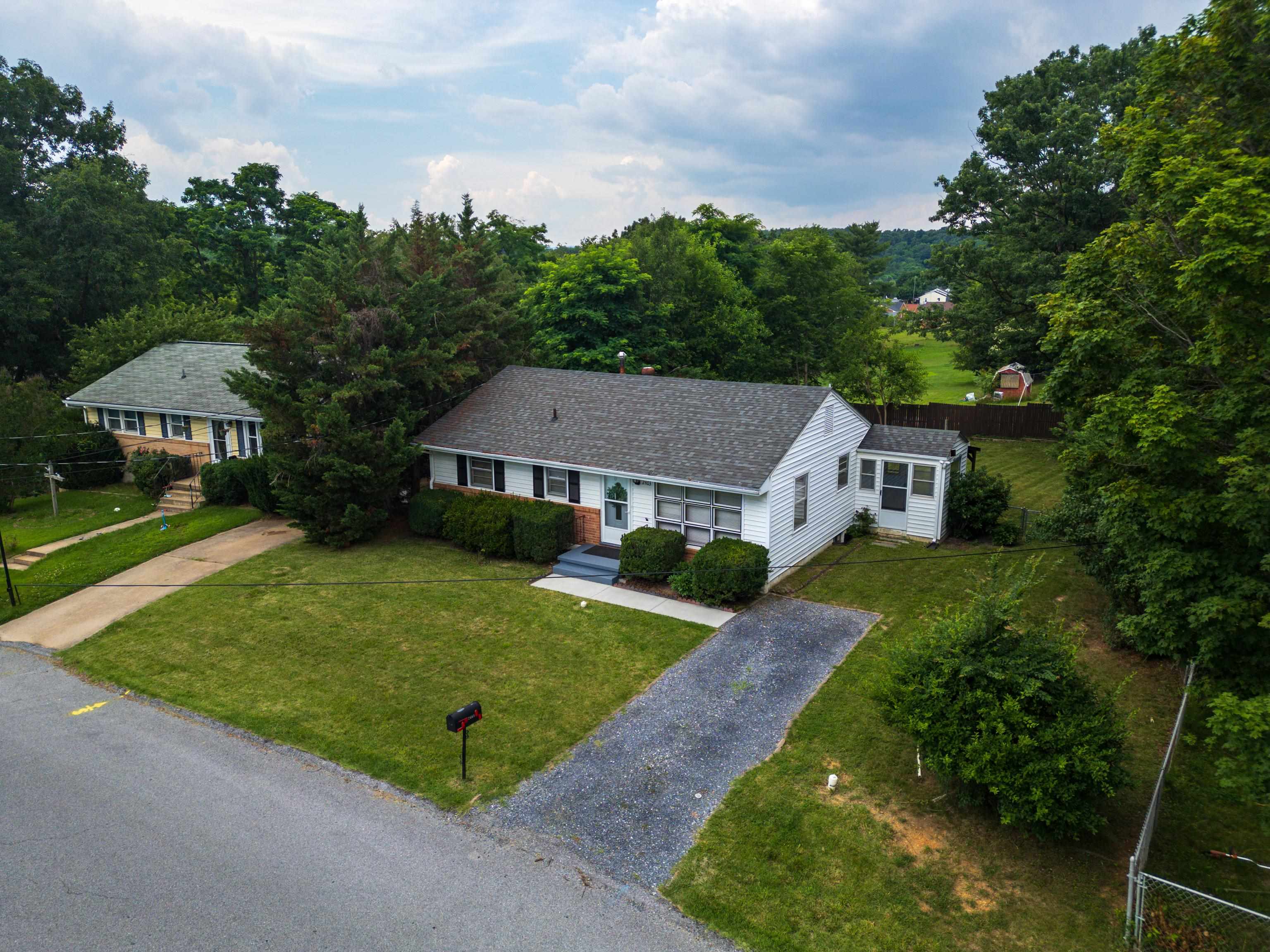 2403 BARE ST, STAUNTON, Virginia 24401, 3 Bedrooms Bedrooms, ,1 BathroomBathrooms,Residential,2403 BARE ST,666255 MLS # 666255