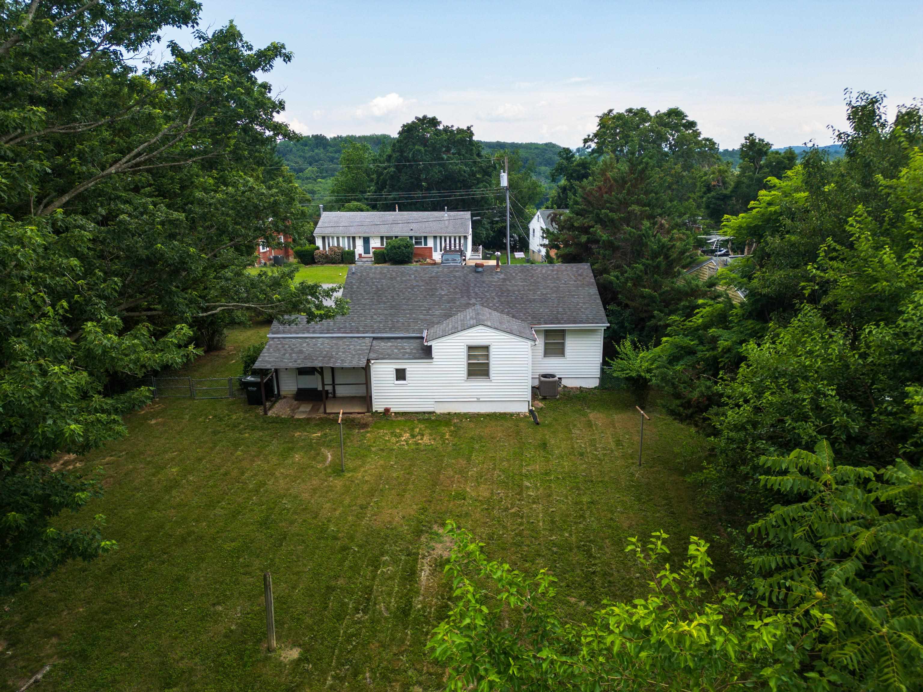 2403 BARE ST, STAUNTON, Virginia 24401, 3 Bedrooms Bedrooms, ,1 BathroomBathrooms,Residential,2403 BARE ST,666255 MLS # 666255