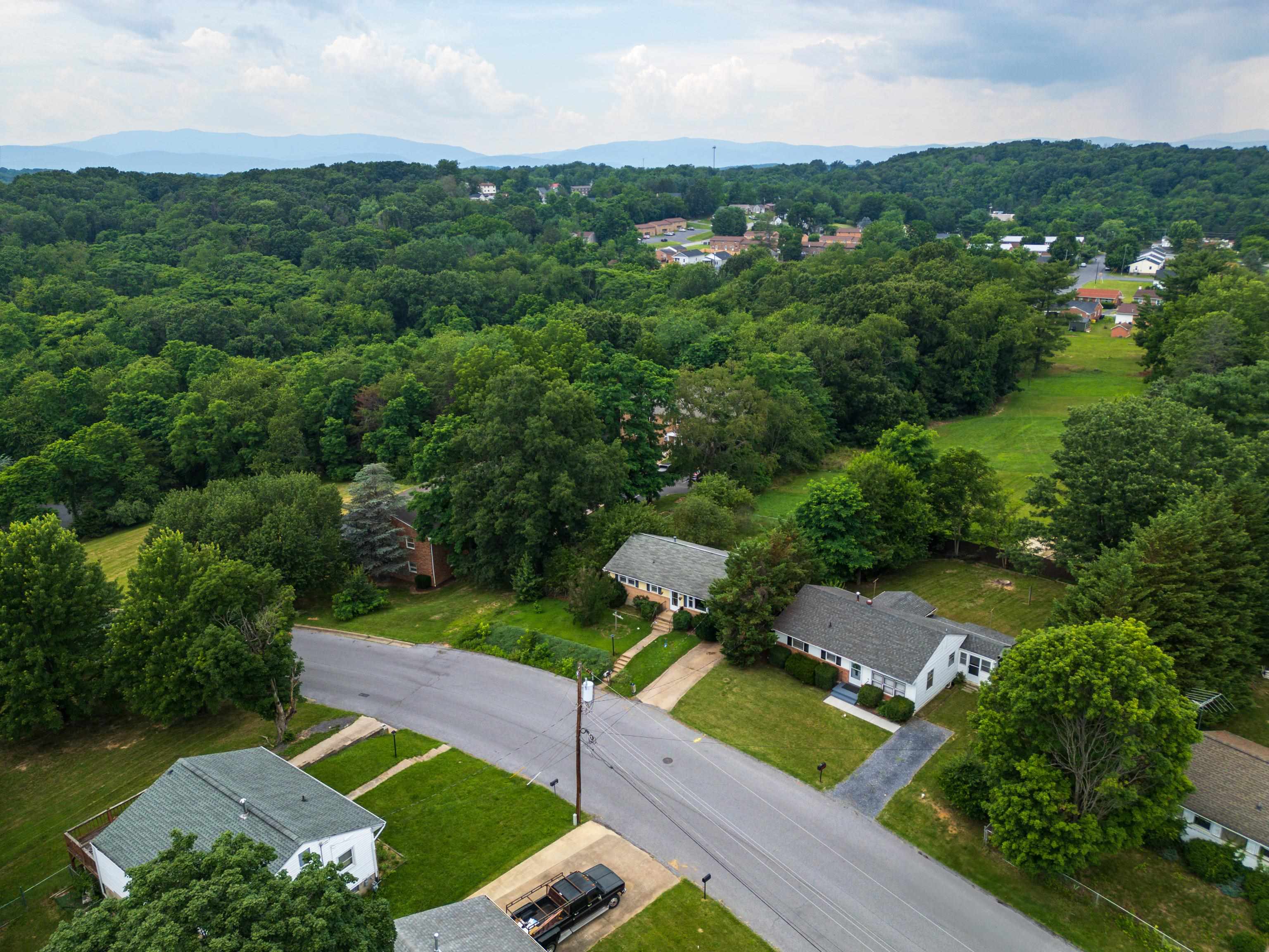 2403 BARE ST, STAUNTON, Virginia 24401, 3 Bedrooms Bedrooms, ,1 BathroomBathrooms,Residential,2403 BARE ST,666255 MLS # 666255