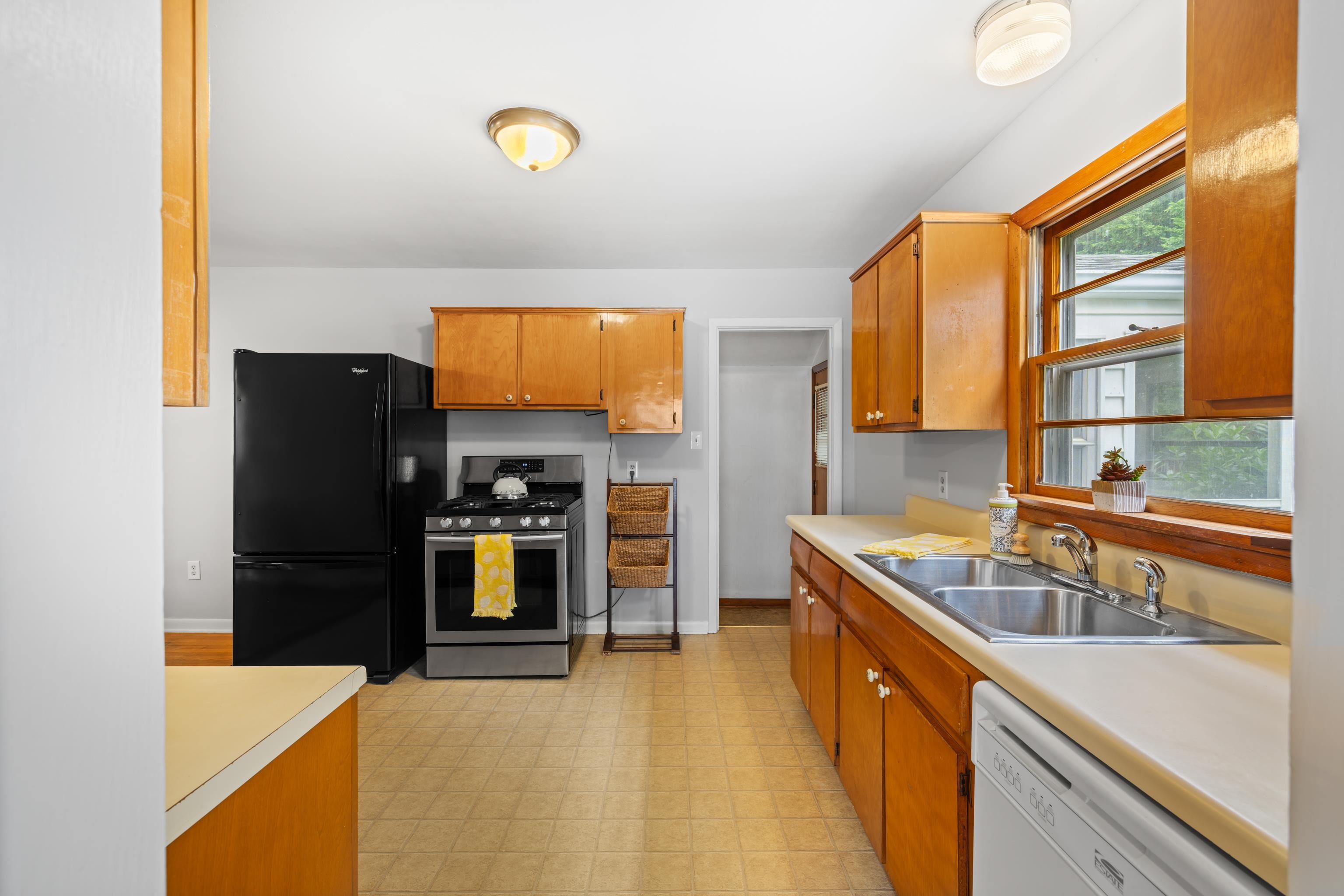 2403 BARE ST, STAUNTON, Virginia 24401, 3 Bedrooms Bedrooms, ,1 BathroomBathrooms,Residential,2403 BARE ST,666255 MLS # 666255