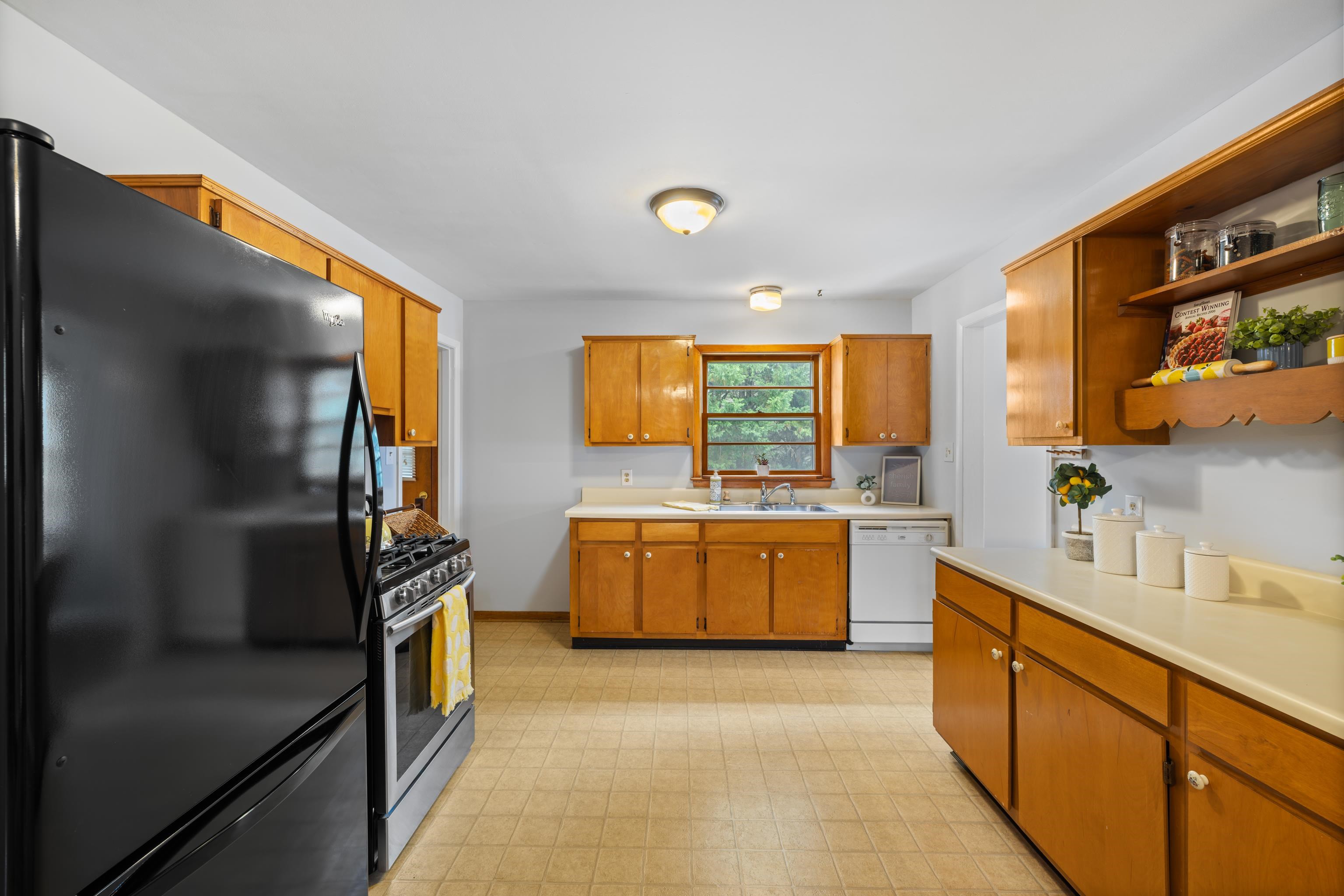 2403 BARE ST, STAUNTON, Virginia 24401, 3 Bedrooms Bedrooms, ,1 BathroomBathrooms,Residential,2403 BARE ST,666255 MLS # 666255