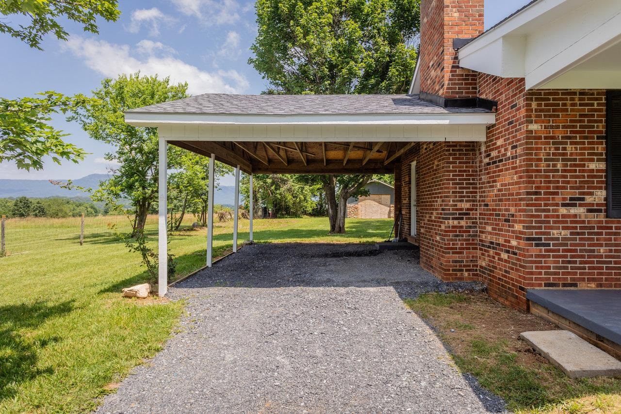 1678 PINEY HILL RD, LURAY, Virginia 22835, 2 Bedrooms Bedrooms, ,1 BathroomBathrooms,Residential,1678 PINEY HILL RD,666262 MLS # 666262