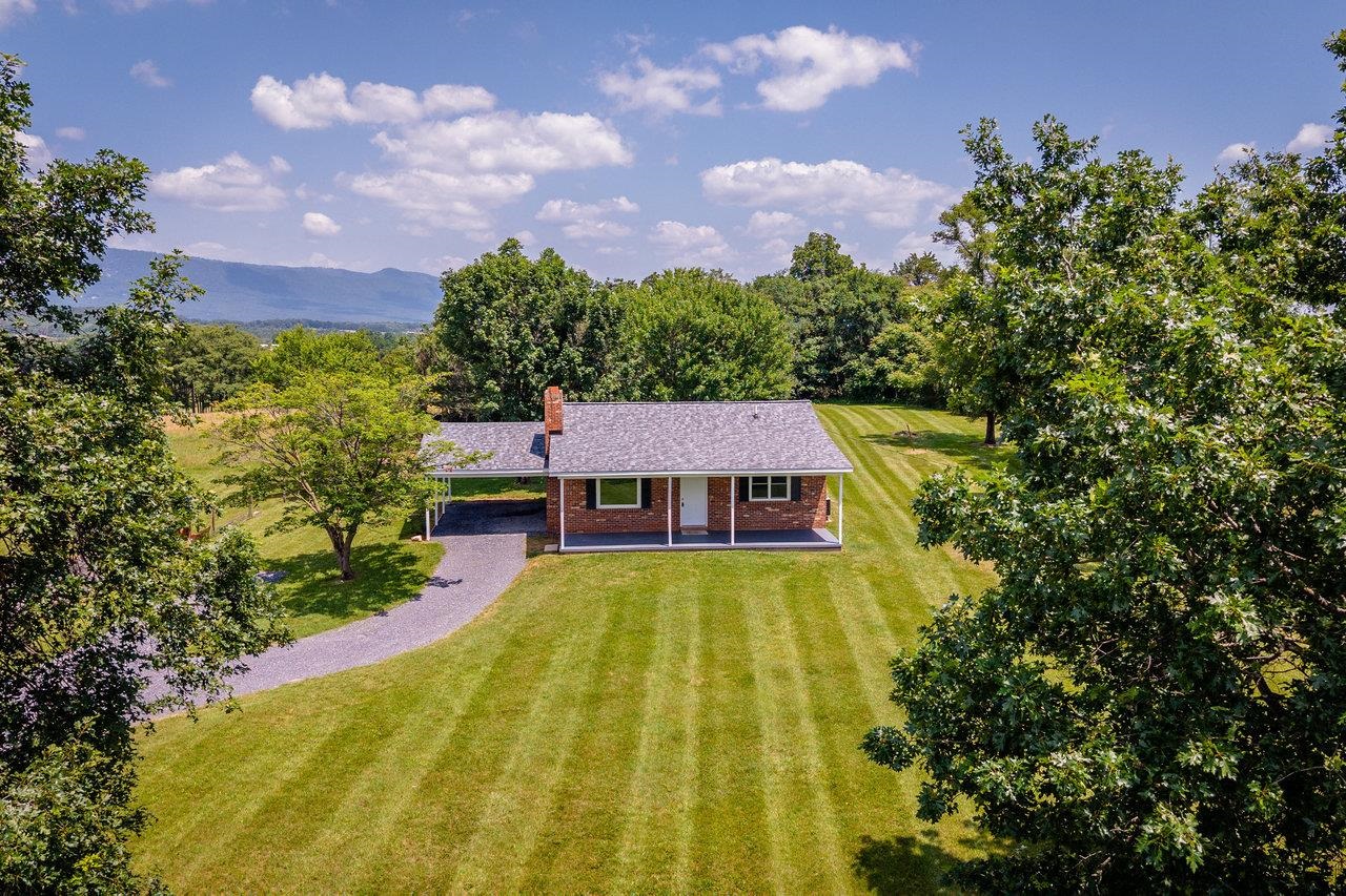 1678 PINEY HILL RD, LURAY, Virginia 22835, 2 Bedrooms Bedrooms, ,1 BathroomBathrooms,Residential,1678 PINEY HILL RD,666262 MLS # 666262