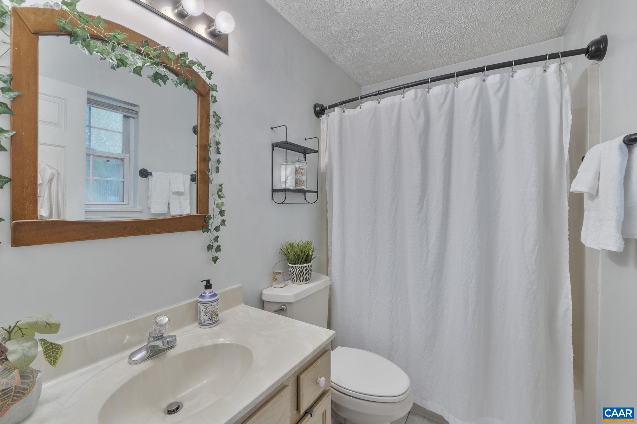 16 EAST POINT RD, PALMYRA, Virginia 22963, 3 Bedrooms Bedrooms, ,3 BathroomsBathrooms,Residential,16 East Point Rd.,16 EAST POINT RD,666263 MLS # 666263