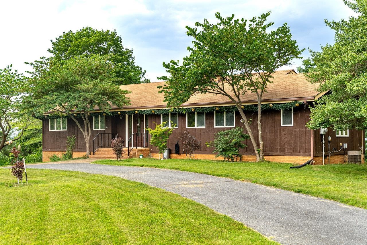 7600 TALL CEDARS LN, BRIDGEWATER, Virginia 22812, 4 Bedrooms Bedrooms, ,3 BathroomsBathrooms,Residential,7600 TALL CEDARS LN,666265 MLS # 666265