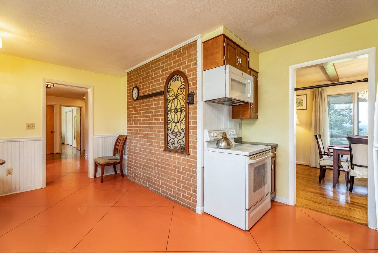 7600 TALL CEDARS LN, BRIDGEWATER, Virginia 22812, 4 Bedrooms Bedrooms, ,3 BathroomsBathrooms,Residential,7600 TALL CEDARS LN,666265 MLS # 666265