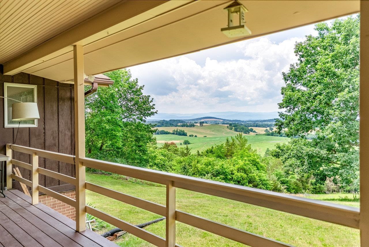 7600 TALL CEDARS LN, BRIDGEWATER, Virginia 22812, 4 Bedrooms Bedrooms, ,3 BathroomsBathrooms,Residential,7600 TALL CEDARS LN,666265 MLS # 666265