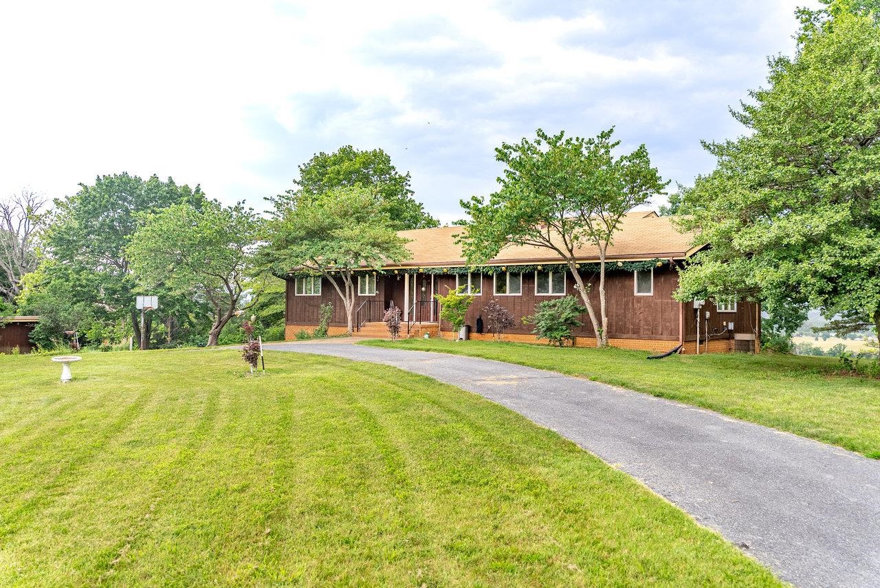 7600 TALL CEDARS LN, BRIDGEWATER, Virginia 22812, 4 Bedrooms Bedrooms, ,3 BathroomsBathrooms,Residential,7600 TALL CEDARS LN,666265 MLS # 666265