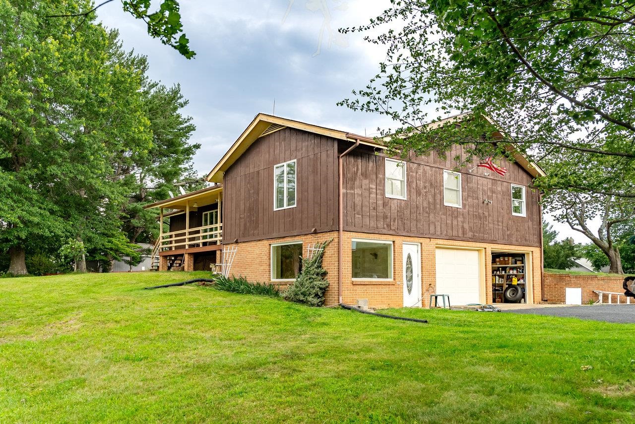 7600 TALL CEDARS LN, BRIDGEWATER, Virginia 22812, 4 Bedrooms Bedrooms, ,3 BathroomsBathrooms,Residential,7600 TALL CEDARS LN,666265 MLS # 666265