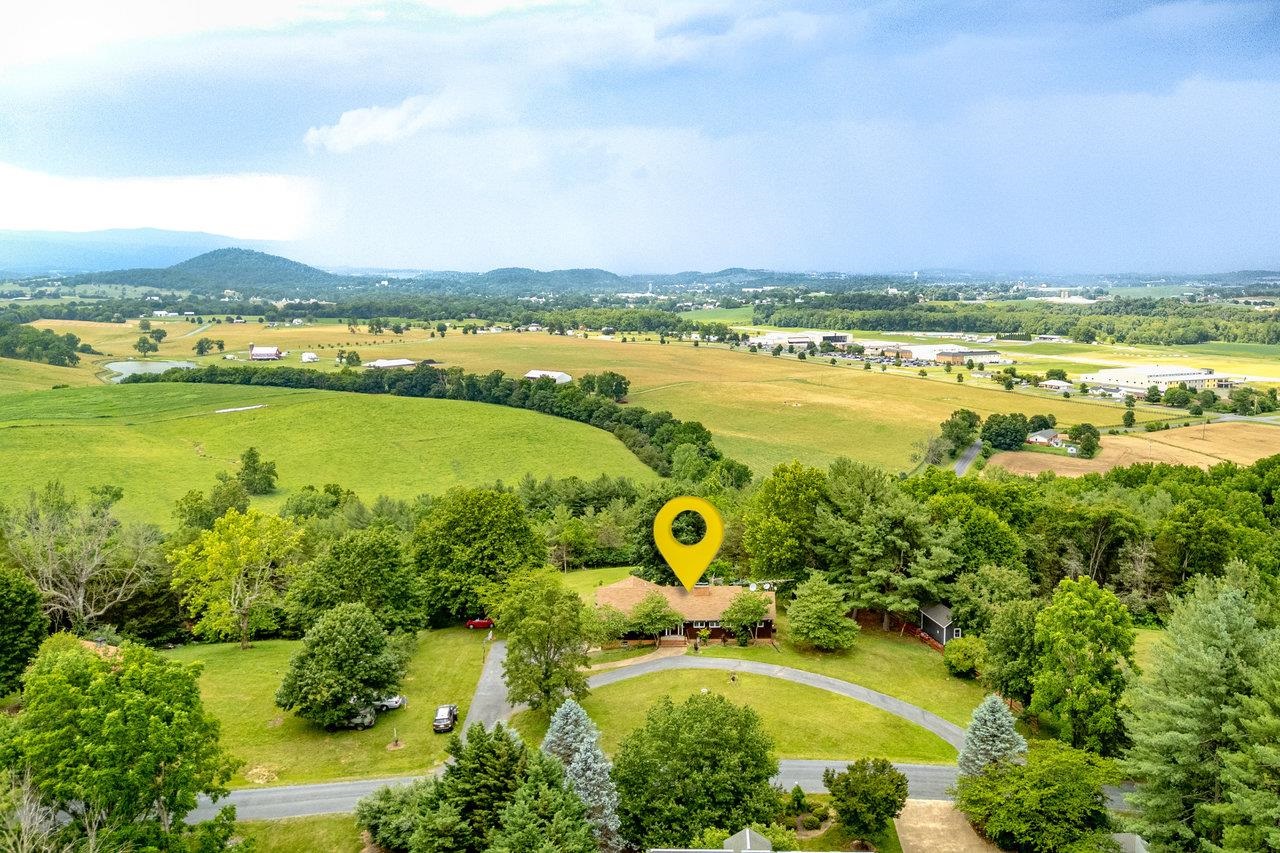 7600 TALL CEDARS LN, BRIDGEWATER, Virginia 22812, 4 Bedrooms Bedrooms, ,3 BathroomsBathrooms,Residential,7600 TALL CEDARS LN,666265 MLS # 666265