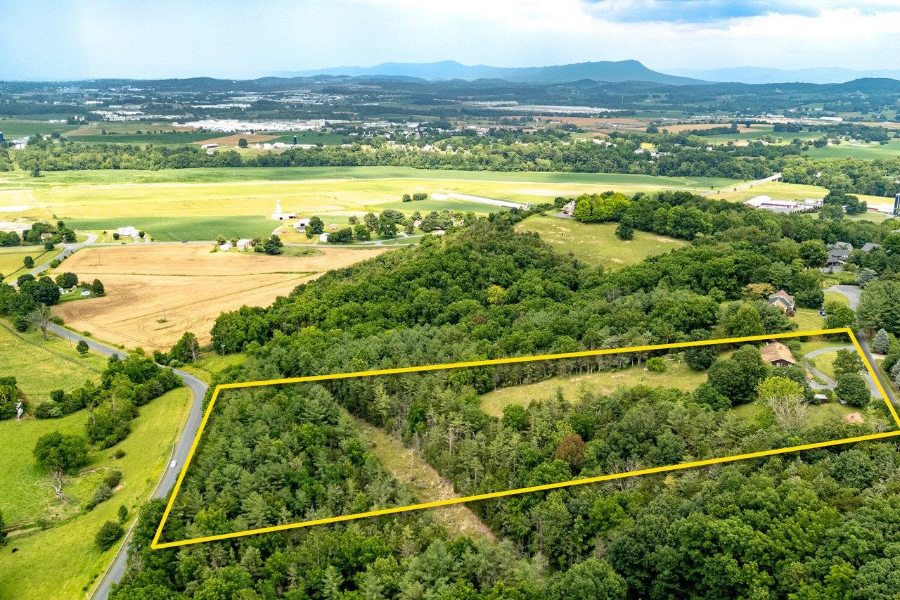 7600 TALL CEDARS LN, BRIDGEWATER, Virginia 22812, 4 Bedrooms Bedrooms, ,3 BathroomsBathrooms,Residential,7600 TALL CEDARS LN,666265 MLS # 666265