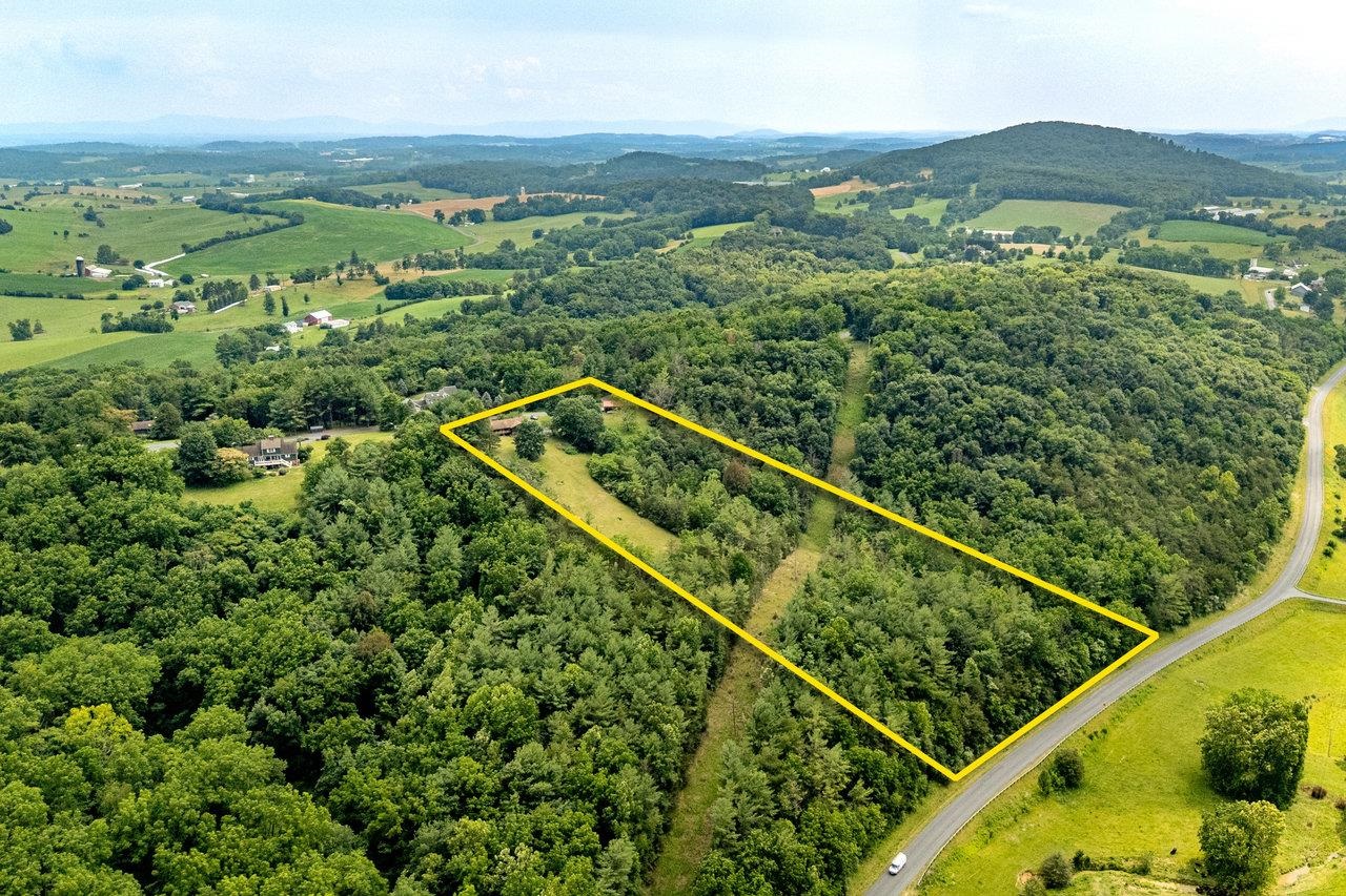 7600 TALL CEDARS LN, BRIDGEWATER, Virginia 22812, 4 Bedrooms Bedrooms, ,3 BathroomsBathrooms,Residential,7600 TALL CEDARS LN,666265 MLS # 666265