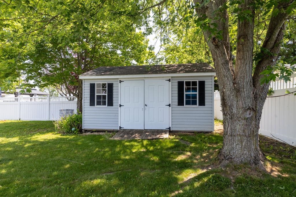 30 BEATRICE CT, FISHERSVILLE, Virginia 22939, 5 Bedrooms Bedrooms, ,3 BathroomsBathrooms,Residential,30 BEATRICE CT,666268 MLS # 666268