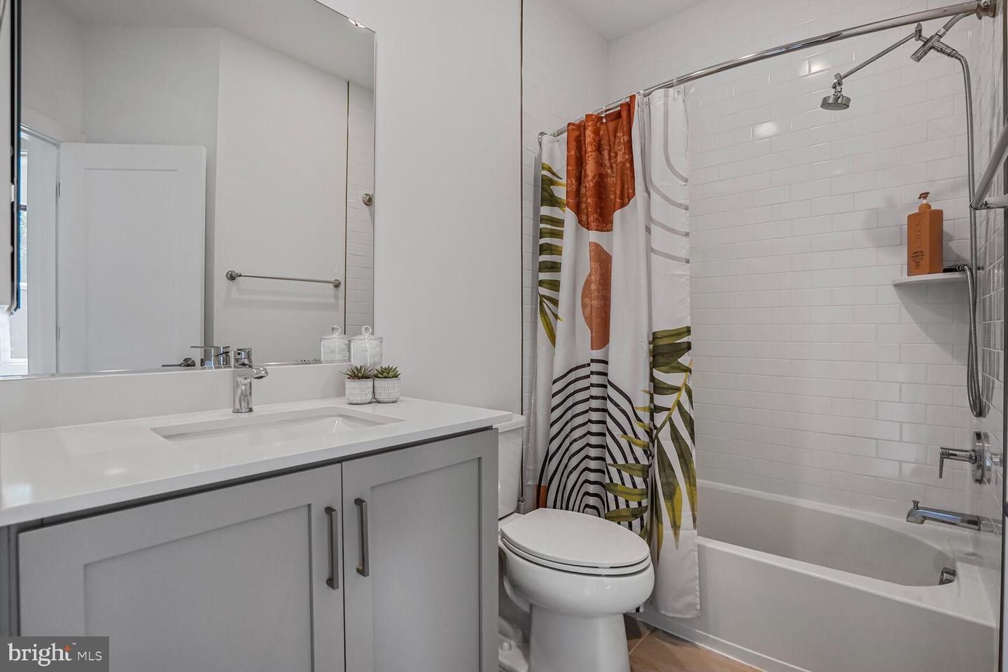 3509 SUTTON HEIGHTS CIR, FAIRFAX, Virginia 22031, 4 Bedrooms Bedrooms, ,3 BathroomsBathrooms,Residential,For sale,3509 SUTTON HEIGHTS CIR,VAFC2006462 MLS # VAFC2006462