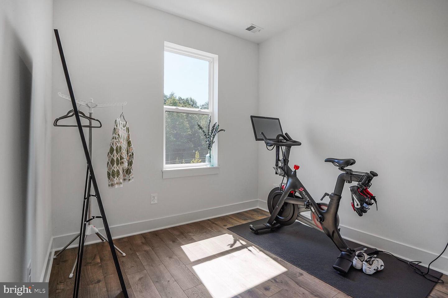 3509 SUTTON HEIGHTS CIR, FAIRFAX, Virginia 22031, 4 Bedrooms Bedrooms, ,3 BathroomsBathrooms,Residential,For sale,3509 SUTTON HEIGHTS CIR,VAFC2006462 MLS # VAFC2006462