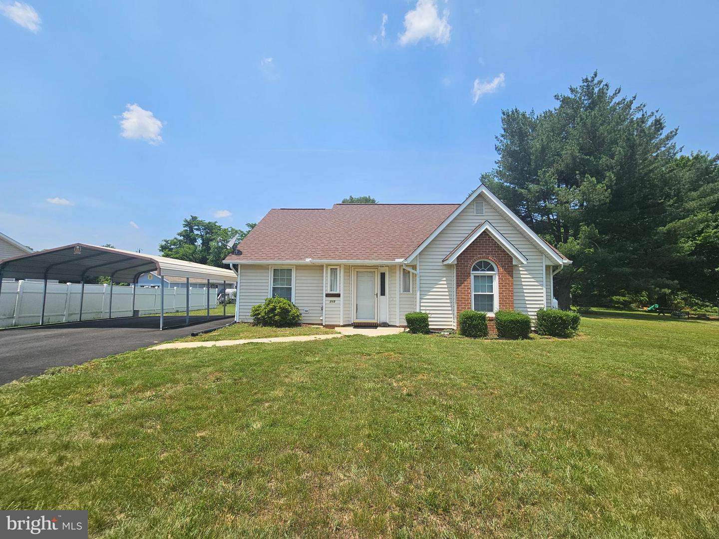 215 MAURY AVE, BOWLING GREEN, Virginia 22427, 2 Bedrooms Bedrooms, ,1 BathroomBathrooms,Residential,For sale,215 MAURY AVE,VACV2008324 MLS # VACV2008324