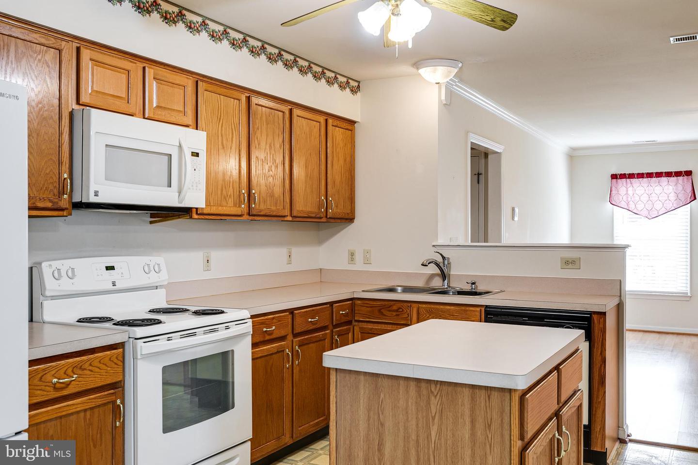 215 MAURY AVE, BOWLING GREEN, Virginia 22427, 2 Bedrooms Bedrooms, ,1 BathroomBathrooms,Residential,For sale,215 MAURY AVE,VACV2008324 MLS # VACV2008324