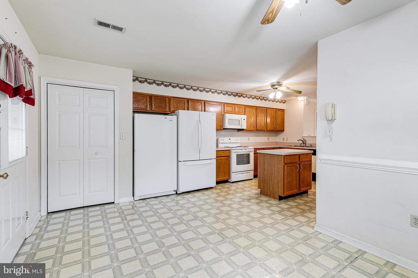 215 MAURY AVE, BOWLING GREEN, Virginia 22427, 2 Bedrooms Bedrooms, ,1 BathroomBathrooms,Residential,For sale,215 MAURY AVE,VACV2008324 MLS # VACV2008324