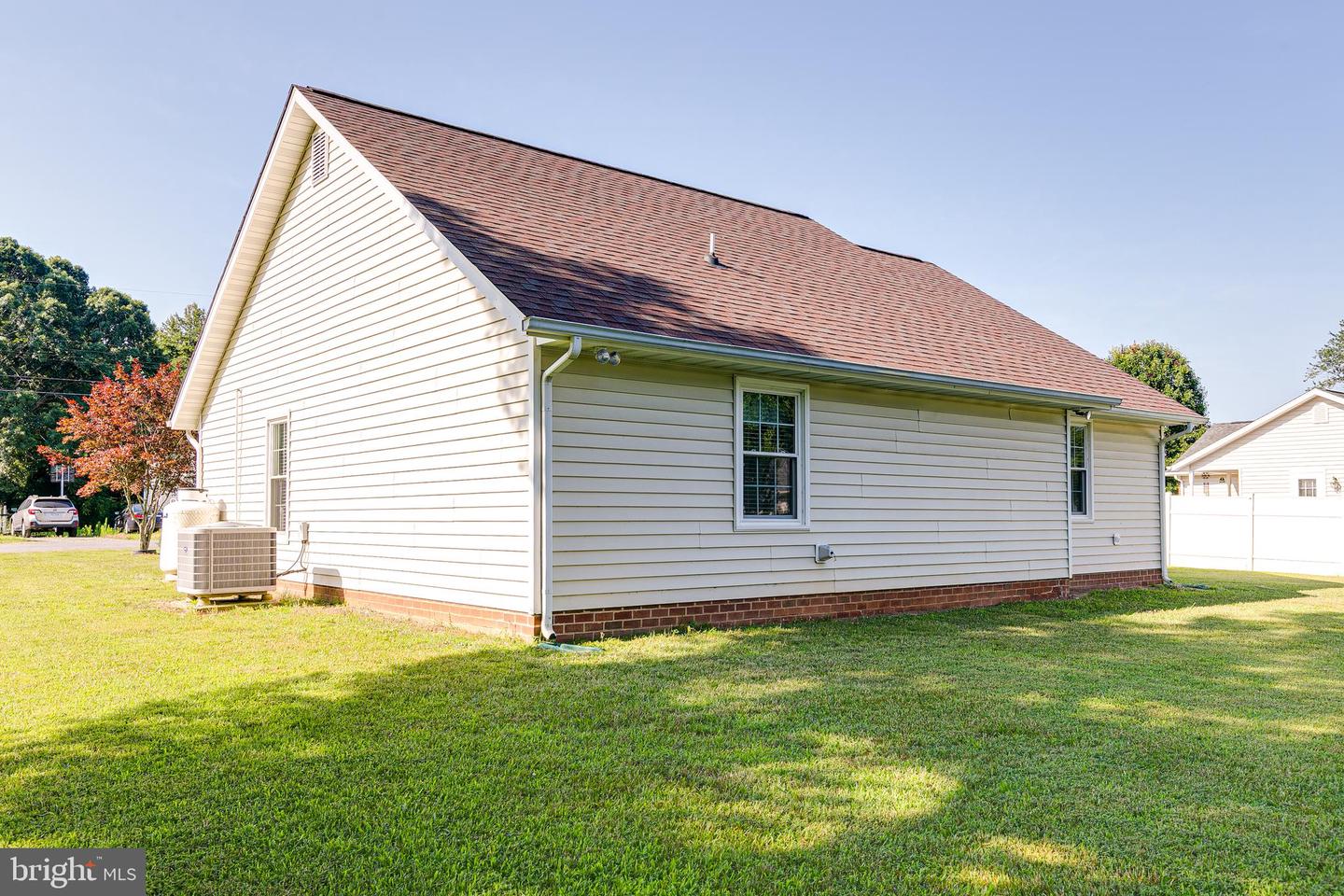 215 MAURY AVE, BOWLING GREEN, Virginia 22427, 2 Bedrooms Bedrooms, ,1 BathroomBathrooms,Residential,For sale,215 MAURY AVE,VACV2008324 MLS # VACV2008324