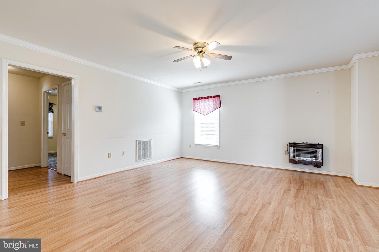 215 MAURY AVE, BOWLING GREEN, Virginia 22427, 2 Bedrooms Bedrooms, ,1 BathroomBathrooms,Residential,For sale,215 MAURY AVE,VACV2008324 MLS # VACV2008324
