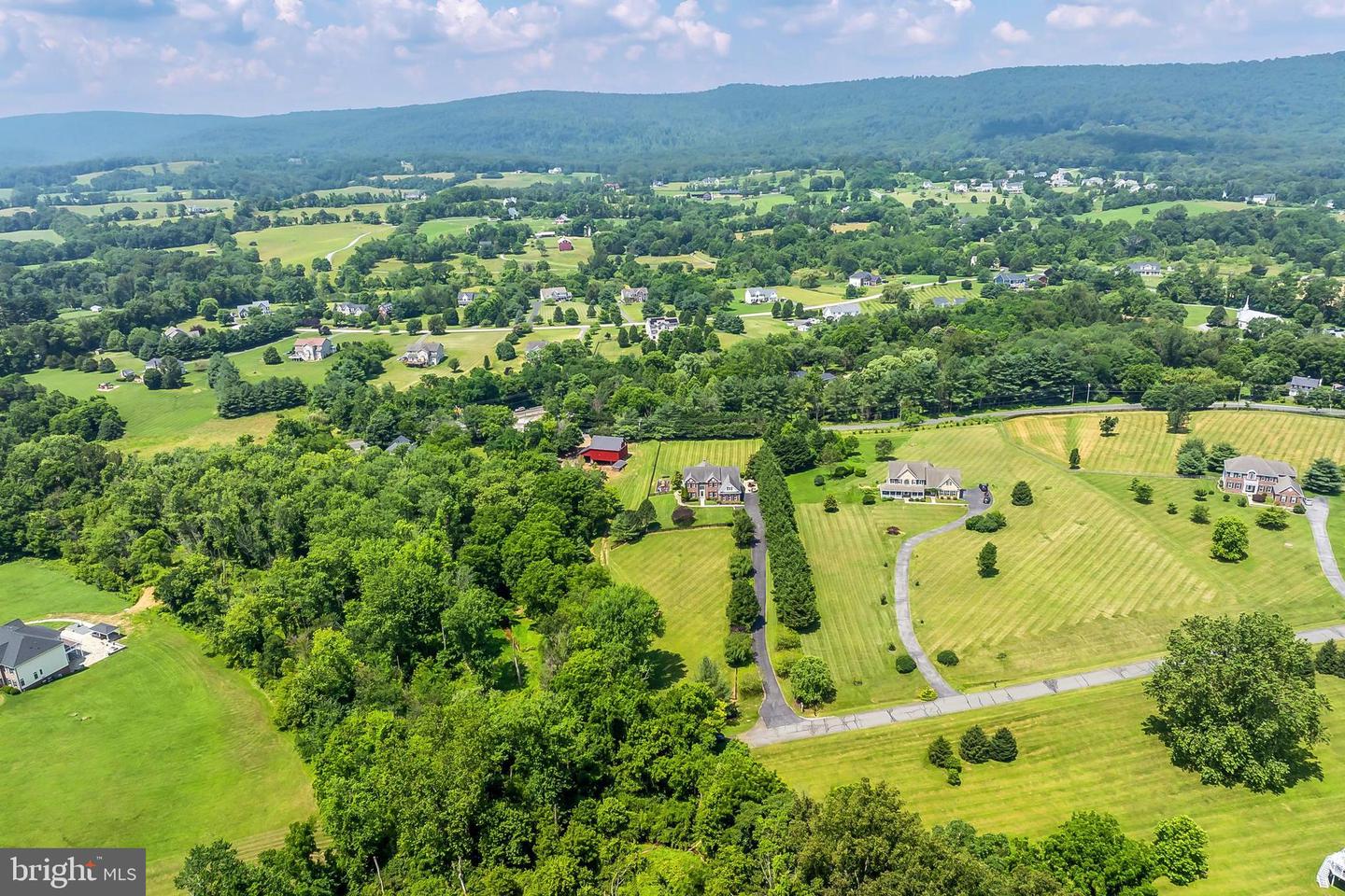 14311 PINOT NOIR LN, HILLSBORO, Virginia 20132, 5 Bedrooms Bedrooms, ,4 BathroomsBathrooms,Residential,For sale,14311 PINOT NOIR LN,VALO2099680 MLS # VALO2099680
