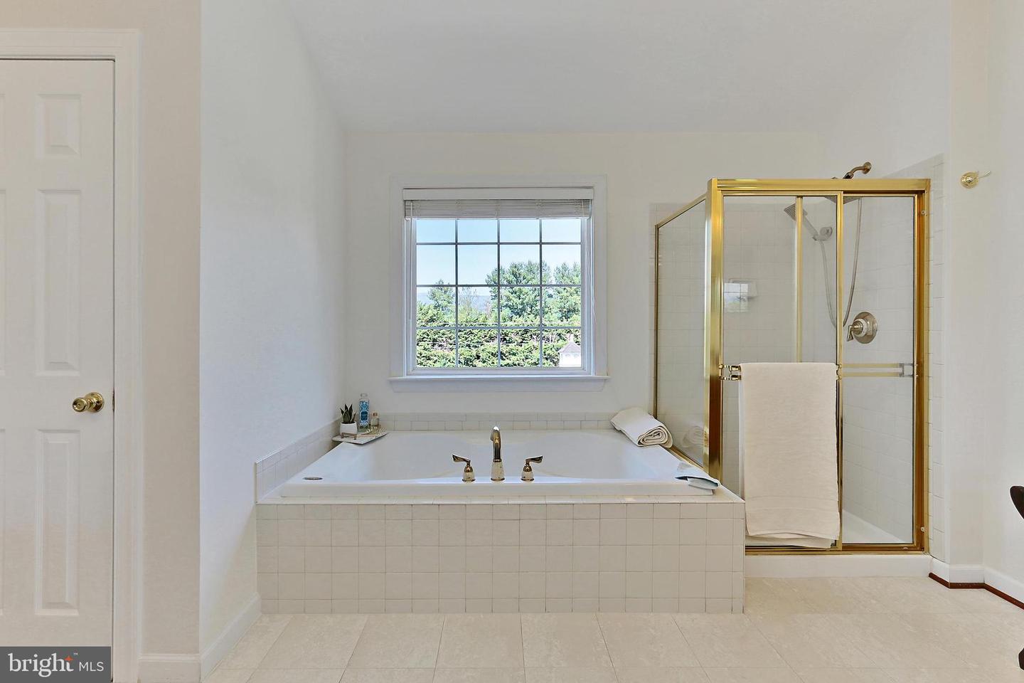 14311 PINOT NOIR LN, HILLSBORO, Virginia 20132, 5 Bedrooms Bedrooms, ,4 BathroomsBathrooms,Residential,For sale,14311 PINOT NOIR LN,VALO2099680 MLS # VALO2099680