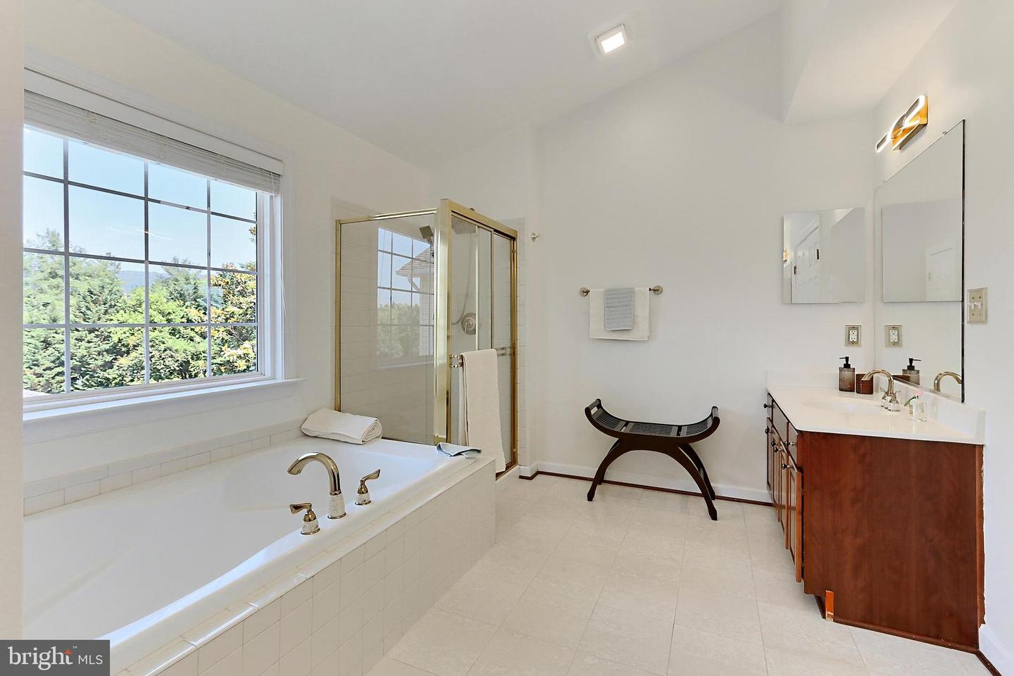 14311 PINOT NOIR LN, HILLSBORO, Virginia 20132, 5 Bedrooms Bedrooms, ,4 BathroomsBathrooms,Residential,For sale,14311 PINOT NOIR LN,VALO2099680 MLS # VALO2099680