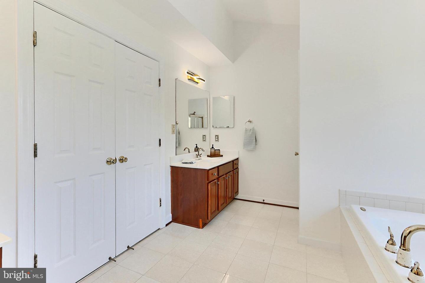 14311 PINOT NOIR LN, HILLSBORO, Virginia 20132, 5 Bedrooms Bedrooms, ,4 BathroomsBathrooms,Residential,For sale,14311 PINOT NOIR LN,VALO2099680 MLS # VALO2099680