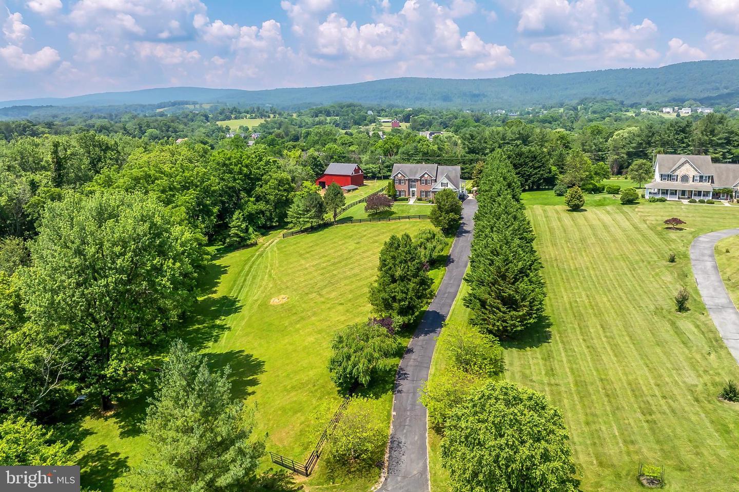 14311 PINOT NOIR LN, HILLSBORO, Virginia 20132, 5 Bedrooms Bedrooms, ,4 BathroomsBathrooms,Residential,For sale,14311 PINOT NOIR LN,VALO2099680 MLS # VALO2099680