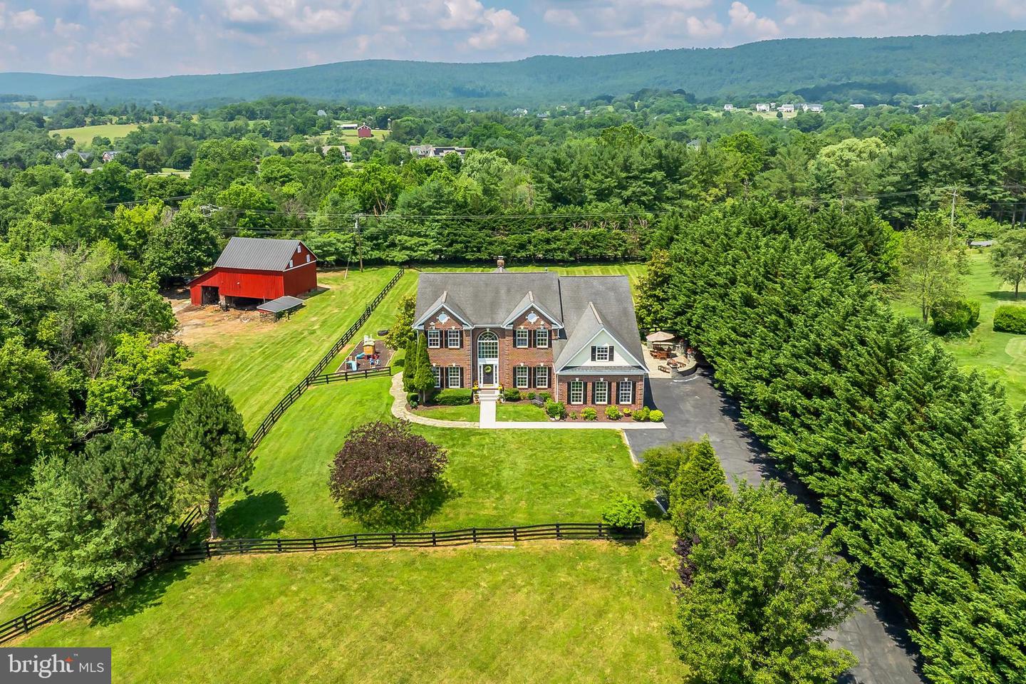 14311 PINOT NOIR LN, HILLSBORO, Virginia 20132, 5 Bedrooms Bedrooms, ,4 BathroomsBathrooms,Residential,For sale,14311 PINOT NOIR LN,VALO2099680 MLS # VALO2099680