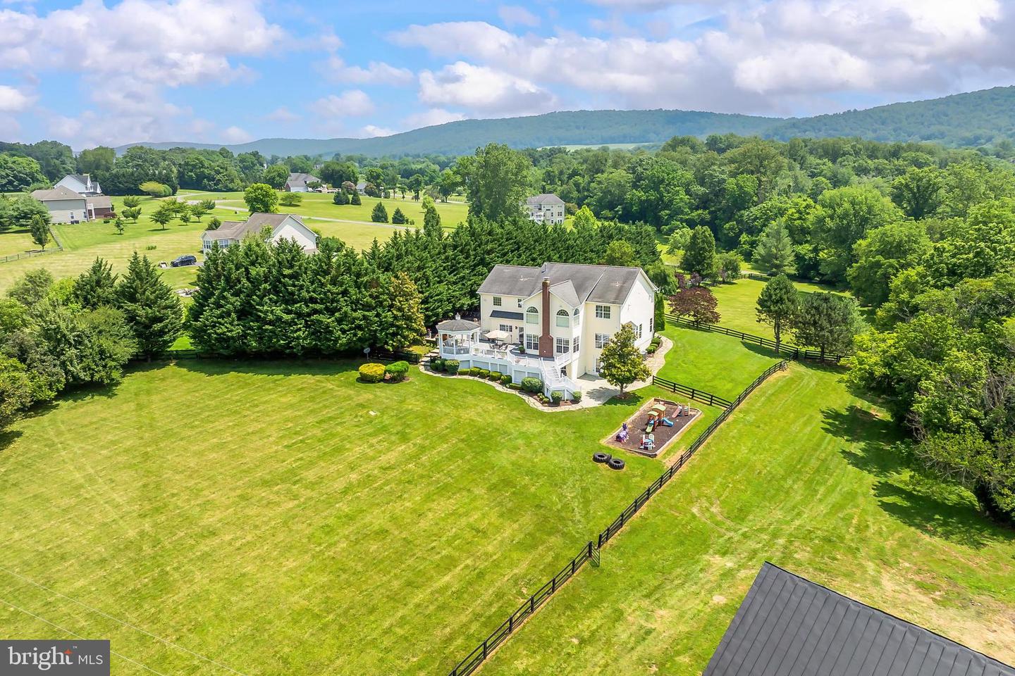 14311 PINOT NOIR LN, HILLSBORO, Virginia 20132, 5 Bedrooms Bedrooms, ,4 BathroomsBathrooms,Residential,For sale,14311 PINOT NOIR LN,VALO2099680 MLS # VALO2099680