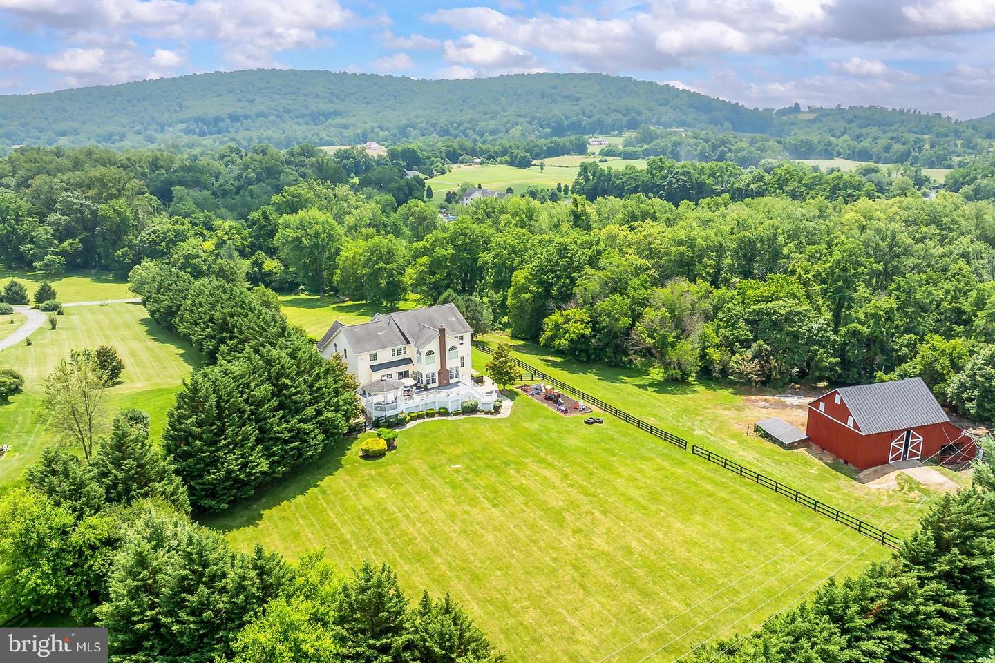 14311 PINOT NOIR LN, HILLSBORO, Virginia 20132, 5 Bedrooms Bedrooms, ,4 BathroomsBathrooms,Residential,For sale,14311 PINOT NOIR LN,VALO2099680 MLS # VALO2099680