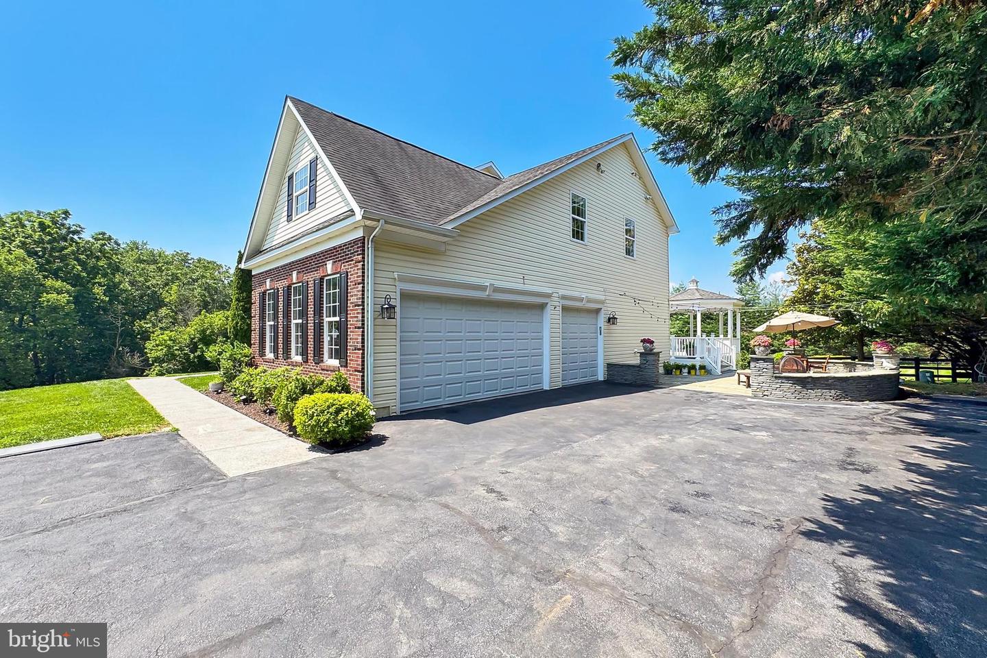 14311 PINOT NOIR LN, HILLSBORO, Virginia 20132, 5 Bedrooms Bedrooms, ,4 BathroomsBathrooms,Residential,For sale,14311 PINOT NOIR LN,VALO2099680 MLS # VALO2099680