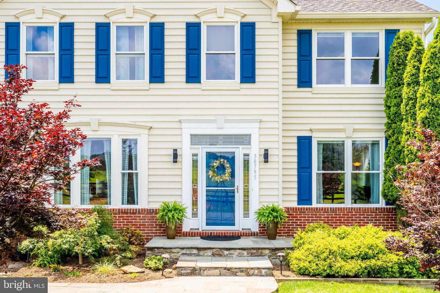 38795 DUTCHMANS KNOLL DR, LOVETTSVILLE, Virginia 20180, 4 Bedrooms Bedrooms, ,4 BathroomsBathrooms,Residential,For sale,38795 DUTCHMANS KNOLL DR,VALO2099688 MLS # VALO2099688