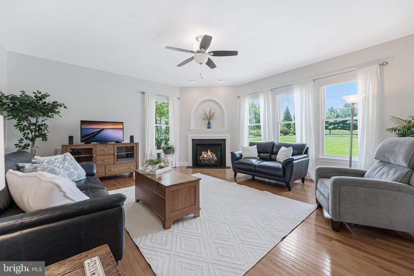 38795 DUTCHMANS KNOLL DR, LOVETTSVILLE, Virginia 20180, 4 Bedrooms Bedrooms, ,4 BathroomsBathrooms,Residential,For sale,38795 DUTCHMANS KNOLL DR,VALO2099688 MLS # VALO2099688