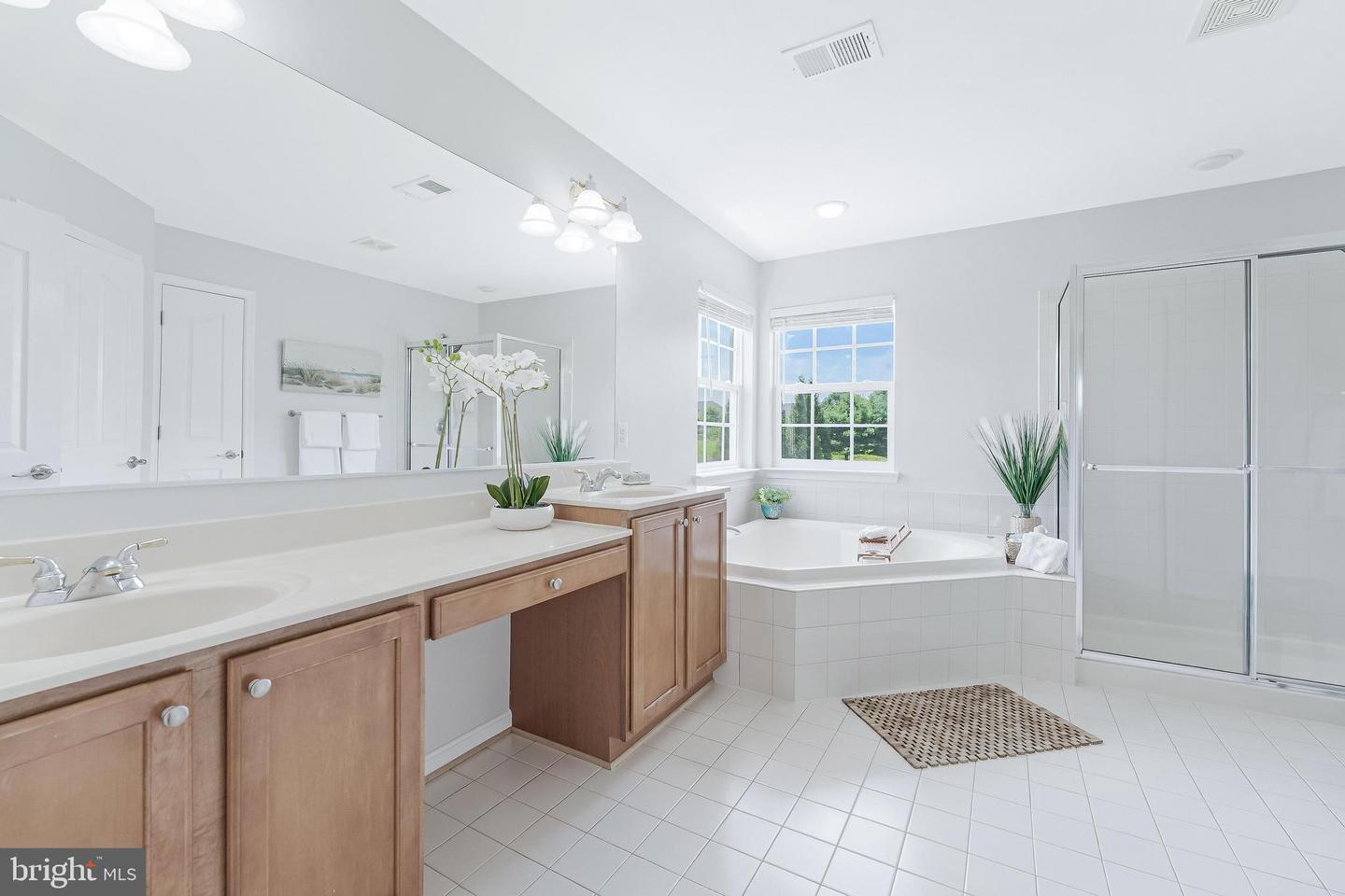 38795 DUTCHMANS KNOLL DR, LOVETTSVILLE, Virginia 20180, 4 Bedrooms Bedrooms, ,4 BathroomsBathrooms,Residential,For sale,38795 DUTCHMANS KNOLL DR,VALO2099688 MLS # VALO2099688