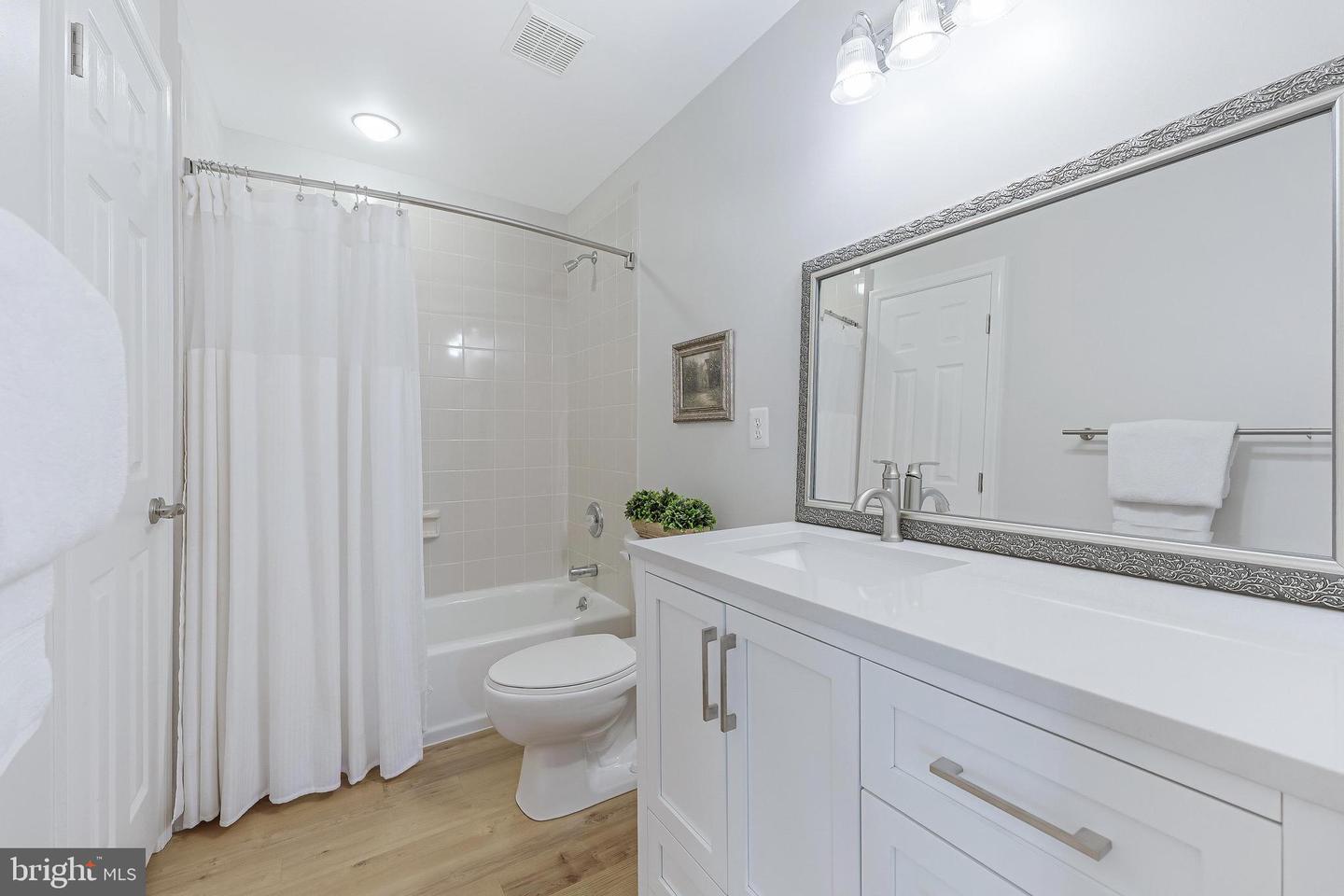 38795 DUTCHMANS KNOLL DR, LOVETTSVILLE, Virginia 20180, 4 Bedrooms Bedrooms, ,4 BathroomsBathrooms,Residential,For sale,38795 DUTCHMANS KNOLL DR,VALO2099688 MLS # VALO2099688