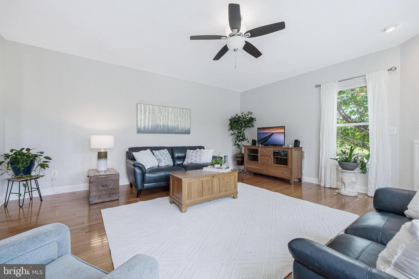38795 DUTCHMANS KNOLL DR, LOVETTSVILLE, Virginia 20180, 4 Bedrooms Bedrooms, ,4 BathroomsBathrooms,Residential,For sale,38795 DUTCHMANS KNOLL DR,VALO2099688 MLS # VALO2099688