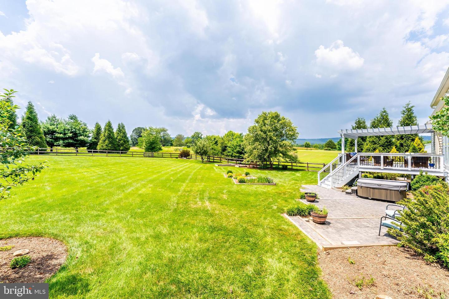 38795 DUTCHMANS KNOLL DR, LOVETTSVILLE, Virginia 20180, 4 Bedrooms Bedrooms, ,4 BathroomsBathrooms,Residential,For sale,38795 DUTCHMANS KNOLL DR,VALO2099688 MLS # VALO2099688