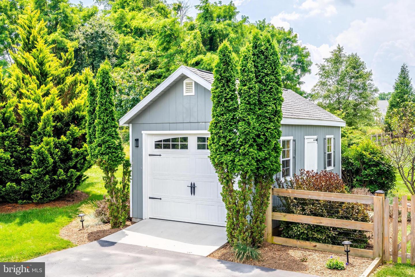 38795 DUTCHMANS KNOLL DR, LOVETTSVILLE, Virginia 20180, 4 Bedrooms Bedrooms, ,4 BathroomsBathrooms,Residential,For sale,38795 DUTCHMANS KNOLL DR,VALO2099688 MLS # VALO2099688