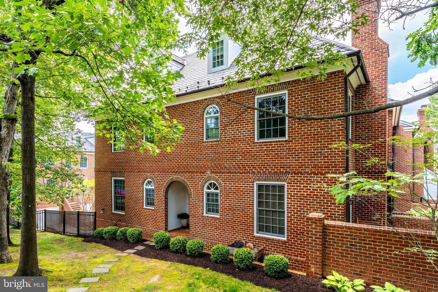 1107 KENSINGTON RD, MCLEAN, Virginia 22101, 3 Bedrooms Bedrooms, ,4 BathroomsBathrooms,Residential,For sale,1107 KENSINGTON RD,VAFX2247938 MLS # VAFX2247938