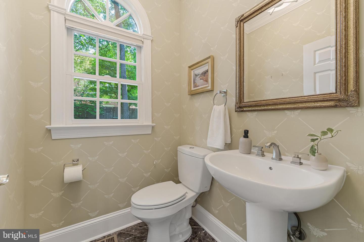 1107 KENSINGTON RD, MCLEAN, Virginia 22101, 3 Bedrooms Bedrooms, ,4 BathroomsBathrooms,Residential,For sale,1107 KENSINGTON RD,VAFX2247938 MLS # VAFX2247938