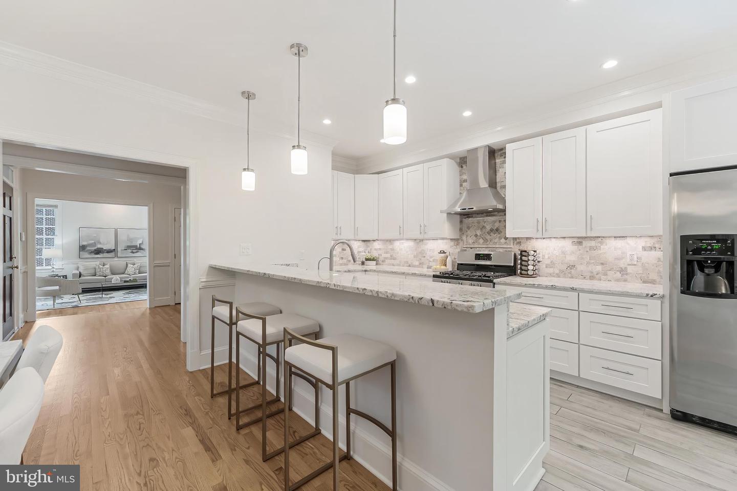 1107 KENSINGTON RD, MCLEAN, Virginia 22101, 3 Bedrooms Bedrooms, ,4 BathroomsBathrooms,Residential,For sale,1107 KENSINGTON RD,VAFX2247938 MLS # VAFX2247938
