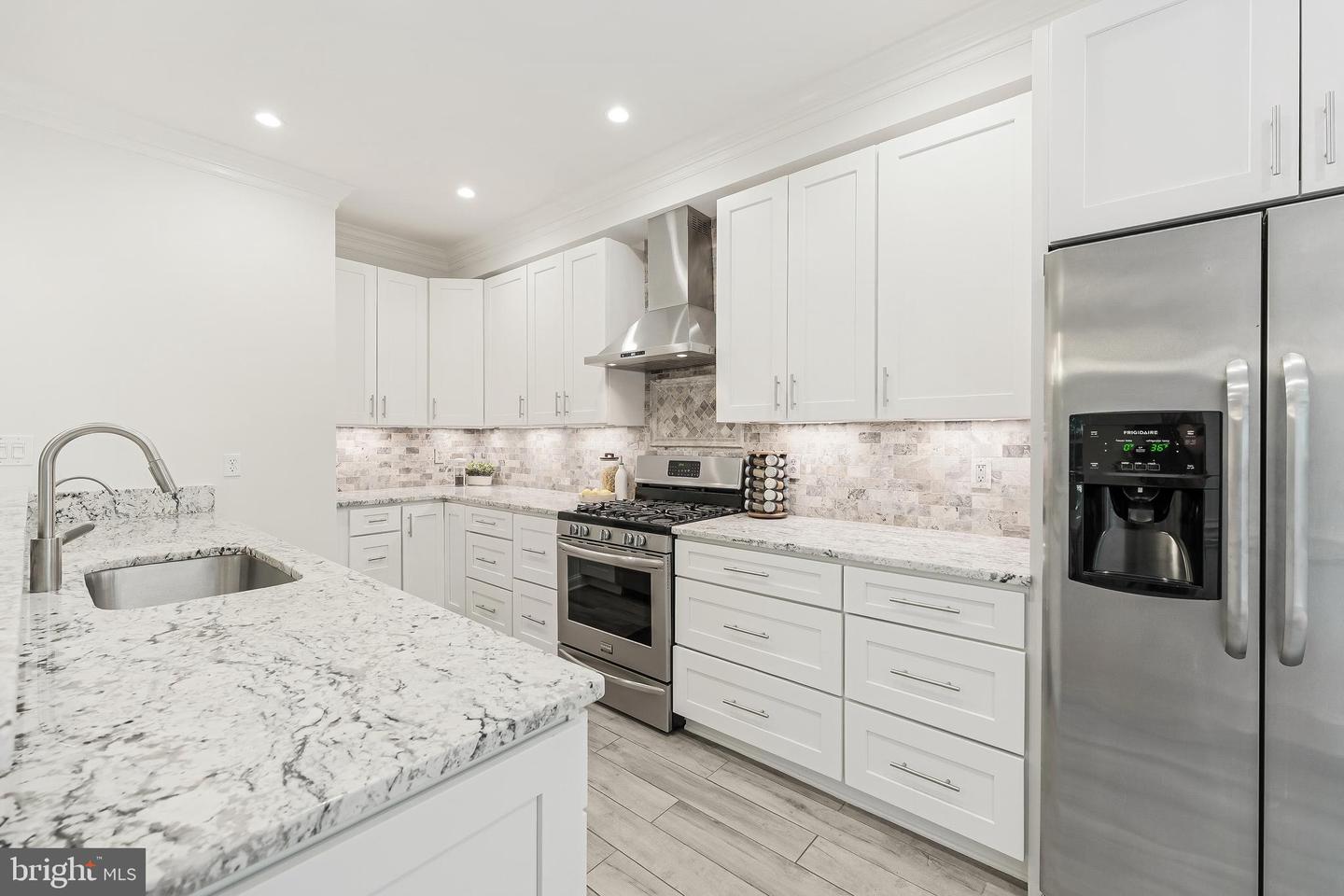 1107 KENSINGTON RD, MCLEAN, Virginia 22101, 3 Bedrooms Bedrooms, ,4 BathroomsBathrooms,Residential,For sale,1107 KENSINGTON RD,VAFX2247938 MLS # VAFX2247938