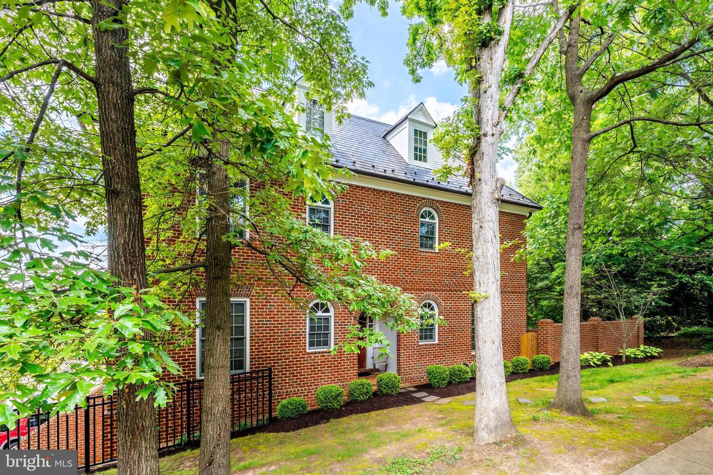 1107 KENSINGTON RD, MCLEAN, Virginia 22101, 3 Bedrooms Bedrooms, ,4 BathroomsBathrooms,Residential,For sale,1107 KENSINGTON RD,VAFX2247938 MLS # VAFX2247938