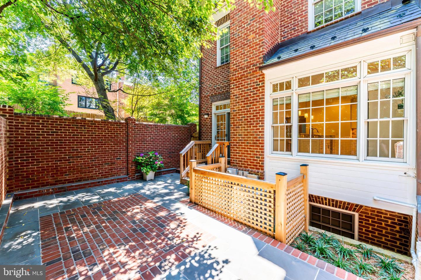 1107 KENSINGTON RD, MCLEAN, Virginia 22101, 3 Bedrooms Bedrooms, ,4 BathroomsBathrooms,Residential,For sale,1107 KENSINGTON RD,VAFX2247938 MLS # VAFX2247938