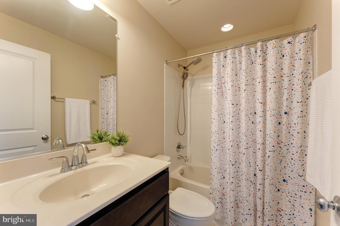 6843 WILLIAM WHITE WAY, HAYMARKET, Virginia 20169, 3 Bedrooms Bedrooms, ,2 BathroomsBathrooms,Residential,For sale,6843 WILLIAM WHITE WAY,VAPW2097356 MLS # VAPW2097356