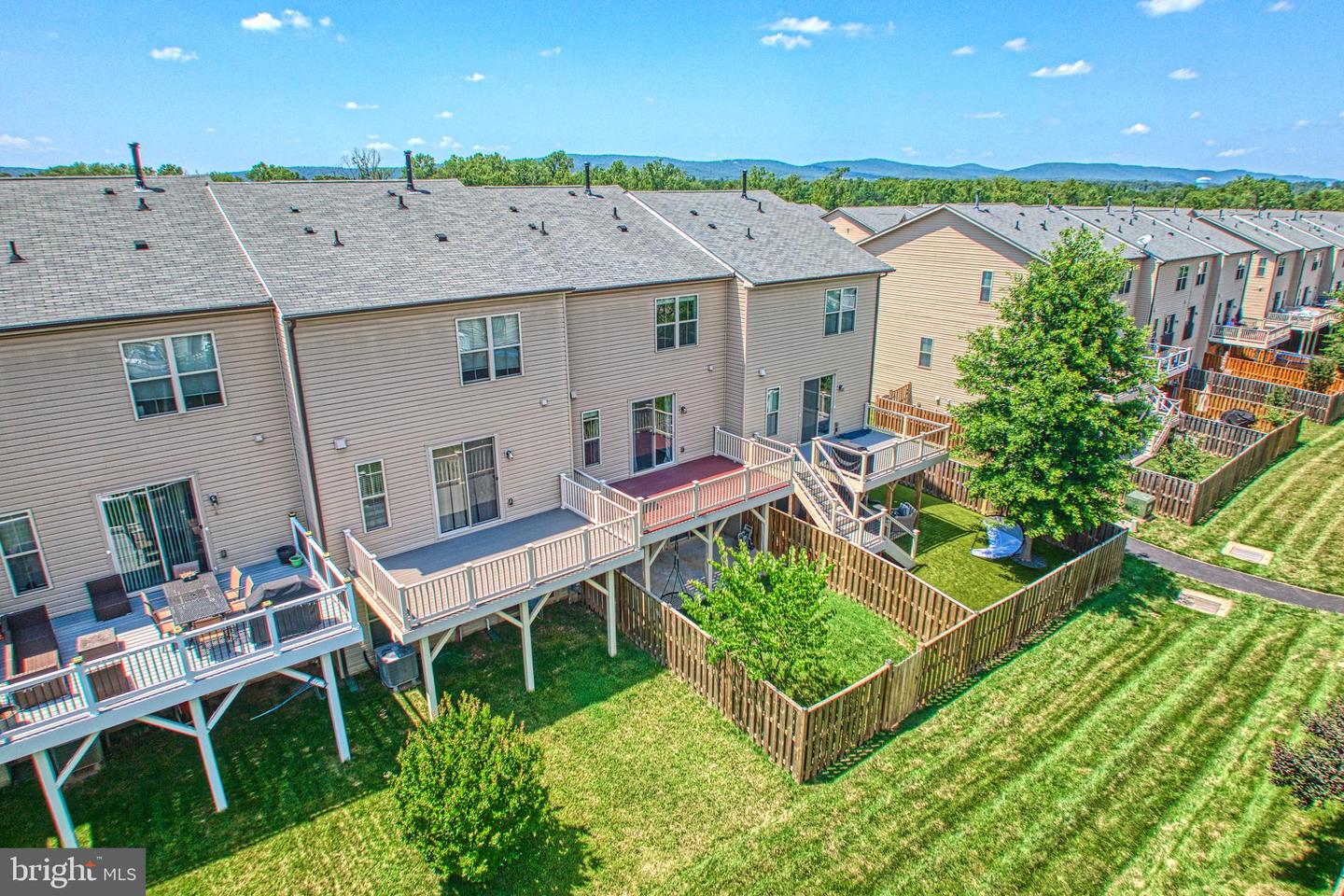 6843 WILLIAM WHITE WAY, HAYMARKET, Virginia 20169, 3 Bedrooms Bedrooms, ,2 BathroomsBathrooms,Residential,For sale,6843 WILLIAM WHITE WAY,VAPW2097356 MLS # VAPW2097356